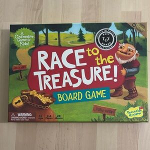 Race to the Treasure Board Game - Green and Red